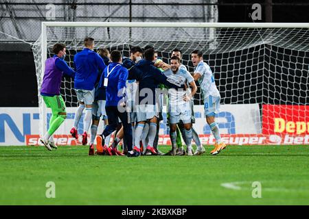 Les joueurs de Dinamo Zagreb fêtent après avoir participé au match contre CFR 1907 Cluj, Ligue des champions de l'UEFA, deuxième cycle de qualification, au stade Constantin Raulescu sur 26 août 2020 à Cluj-Napoca, Roumanie. (Photo de Flaviu Buboi/NurPhoto) Banque D'Images