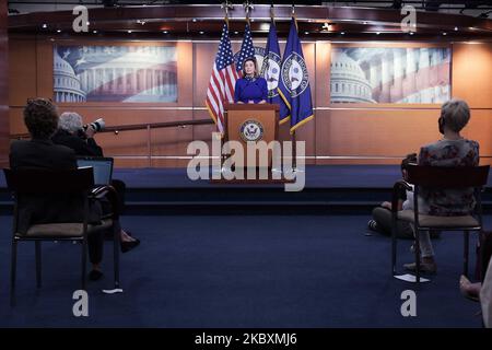 Nancy Pelosi, Présidente DE la Chambre DES REPRÉSENTANTS DES ÉTATS-UNIS, tient aujourd'hui une conférence de presse hebdomadaire sur 27 août 2020 à HVC / Capitol Hill à Washington DC, aux États-Unis. (Photo de Lénine Nolly/NurPhoto) Banque D'Images