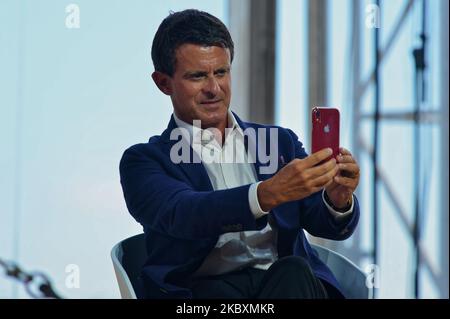 L'ancien Premier ministre français Manuel Valls assiste à la réunion de l'association patronale française Medef sur le thème "la Renaissance des entreprises françaises" - 27 août 2020, Paris (photo de Daniel Pier/NurPhoto) Banque D'Images