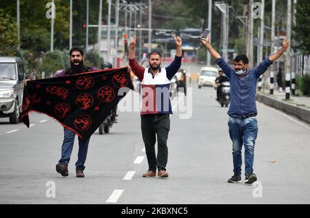 Les mouneurs chiites cashmiri crient des slogans au Cachemire Srinagar sur 28 août 2020. Le gouvernement a imposé des restrictions strictes de type couvre-feu dans certaines parties de Srinagar pour arrêter toute manifestation de Muharram sur 8th de Muharram avant la commémoration d'Ahura. (Photo par Faisal Khan/NurPhoto) Banque D'Images