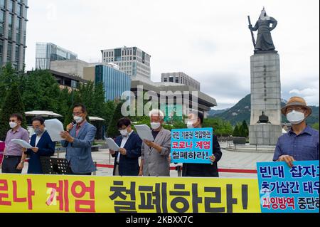 Les citoyens contre le coronavirus (COVID-19), qui menace l'économie populaire commune, tiennent une conférence de presse sur la place Gwanghwamun, à 31 août 2020, à Séoul, en Corée du Sud, pour appeler à l'abolition du coronavirus, qui pourrait menacer l'économie populaire commune et les droits fondamentaux du peuple. (Photo de Chris Jung/NurPhoto) Banque D'Images