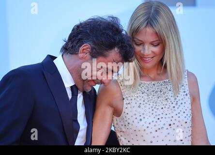 Adriano Giannini et Gaia Trussardi posent sur le tapis rouge lors du Festival du film de Venise 77th sur 02 septembre 2020 à Venise, Italie. (Photo de Matteo Chinellato/NurPhoto) Banque D'Images