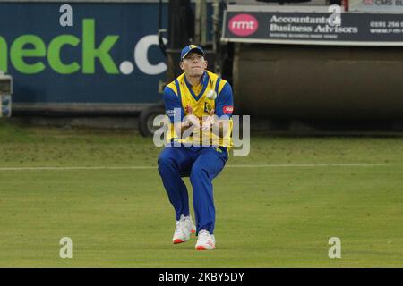 Matty Potts, de Durham, prend une prise pour rejeter Harry Brook du Yorkshire lors du match de Blast Vitality T20 entre le club de cricket du comté de Durham et le club de cricket du comté de Yorkshire à Emirates Riverside, Chester le Street, en Angleterre, sur 4 septembre 2020. (Photo de Robert Smith/MI News/NurPhoto) Banque D'Images