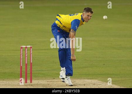 Matty Potts, de Durham, prend une prise pour rejeter Harry Brook du Yorkshire lors du match de Blast Vitality T20 entre le club de cricket du comté de Durham et le club de cricket du comté de Yorkshire à Emirates Riverside, Chester le Street, en Angleterre, sur 4 septembre 2020. (Photo de Robert Smith/MI News/NurPhoto) Banque D'Images