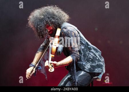 La violoniste libanaise Ara Malikian lors de sa représentation dans le concert offert au Festival d'été de Madriz à Madrid, Espagne, sur 06 septembre 2020. (Photo par Oscar Gonzalez/NurPhoto) Banque D'Images