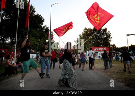 Les gens assistent au Parti communiste portugais Festa do Avante! (Festival Avante) à Seixal, en périphérie de Lisbonne, sur 6 septembre 2020. Le rassemblement annuel de trois jours, qui attire normalement des milliers de visiteurs et de suiveurs de partis, a été touché cette année en raison des restrictions du coronavirus COVID-19 concernant la vente de billets et la fréquentation, après que des préoccupations aient été soulevées au sujet de la propagation du virus. (Photo par Pedro Fiúza/NurPhoto) Banque D'Images