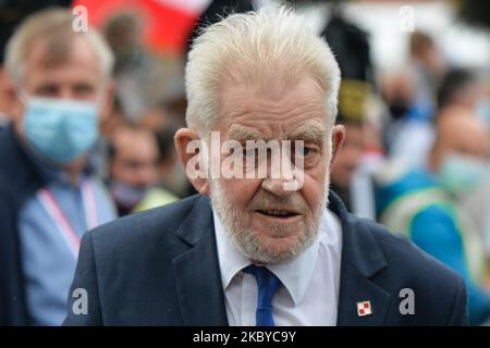 Andrzej Gwiazda vu à l'occasion du 40th anniversaire de l'Accord de Gdansk à côté du monument des travailleurs de chantier naval tombés en 1970 à Gdansk. Andrzej Gwiazda, un chef de file éminent de l'opposition, a participé aux événements polonais du 1968 mars et du 1970 décembre. Il a été l'un des fondateurs des syndicats libres et membre du Comité de présidence de la grève au chantier naval Lénine à Gdansk en août 1980. Lundi, 31 août 2020, à Gdansk, en Pologne. (Photo par Artur Widak/NurPhoto) Banque D'Images