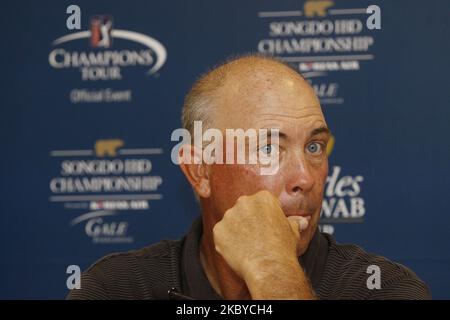 Tom Lehman assiste à une conférence de presse lors du championnat PGA Tour Songdo IBD à Incheon, à l'ouest de Séoul, le 5 septembre 2011, en Corée du Sud. Le Championnat Songdo IBD est un tournoi de golf sur la Champions Tour. Il a été joué pour la première fois en tant que Championnat Posco E&C Songdo en septembre 2010 au Jack Nicklaus Golf Club Korea à Songdo, en Corée du Sud. C'était le premier tournoi du Champions Tour en Asie. En 2010, la bourse s'élevait à 3 000 000 dollars américains, et $450 000 ont été regagnant. C'était le plus grand sac à main jamais pour un événement Champions Tour. (Photo de Seung-il Ryu/NurPhoto) Banque D'Images