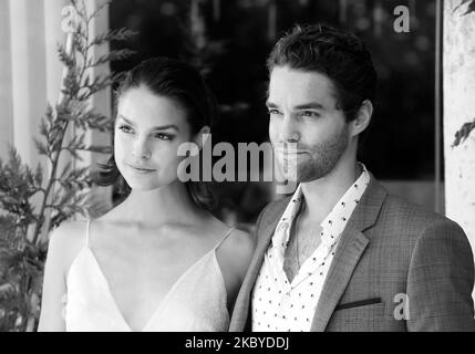 (NOTE DE LA RÉDACTION : l'image a été convertie en noir et blanc) Maximilian Befort et Luise Befort arrivent à l'Excelsior lors du Festival du film de Venise 77th sur 08 septembre 2020 à Venise, en Italie. (Photo de Matteo Chinellato/NurPhoto) Banque D'Images