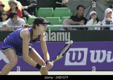 Galina Voskoboeva, du Kazakhstan, joue à Polona Hercog, de Slovénie (pas d'image) le jour 6 dans la sémifinale de Hansol Korea Open tennis au court de tennis olympique de l'est de Séoul le 20 septembre 2011, Corée du Sud. Galina Voskoboeva a gagné en jeux droits 6-1, 6-4. (Photo de Seung-il Ryu/NurPhoto) Banque D'Images