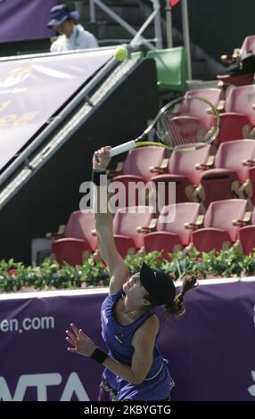 Galina Voskoboeva, du Kazakhstan, sert à Polona Hercog, de Slovénie (pas d'image) le jour 6 dans la sémifinale de tennis ouverte de la Corée Hansol au court de tennis olympique de l'est de Séoul, le 20 septembre 2011, Corée du Sud. Galina Voskoboeva a gagné en jeux droits 6-1, 6-4. (Photo de Seung-il Ryu/NurPhoto) Banque D'Images