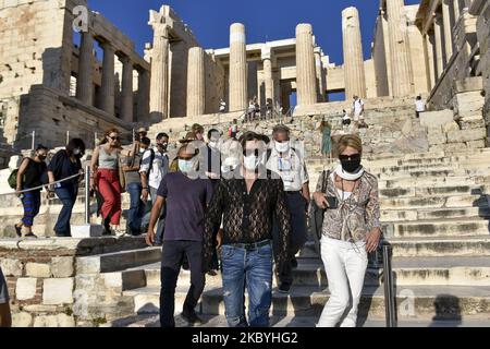 Mickey Rourke visite l'Acropole à Athènes avant de filmer un nouveau drame Homme de Dieu par Yelena Popovic un film sur le grec saint Nektarios d'Aegina, dans lequel Rourke prend le rôle de 'homme paralysé' , sur 10 septembre 2020. (Photo de Panayotis Tzamaros/NurPhoto) Banque D'Images