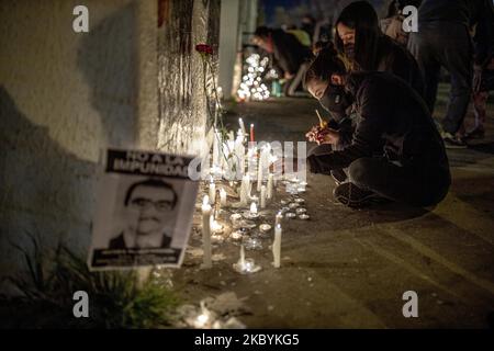 Un grand nombre de personnes arrivent devant le stade national de Santiago, au Chili, à 11 septembre 2020, pour rendre hommage aux victimes de la dictature militaire à l'occasion du dernier coup d'État militaire qui a renversé le président Salvador Allende en 47th. Le coup d'Etat militaire mené par le général Augusto Pinochet en 1973 a imposé une dictature qui a duré jusqu'en 1990 (photo de Felipe Figueroa/Nurphoto) Banque D'Images