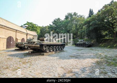 T55 et T34 chars soviétiques servant plus tôt dans l'armée polonaise , maintenant comme exposition de musée sont vus à Poznan, Pologne le 12 septembre 2020 (photo par Michal Fludra/NurPhoto) Banque D'Images