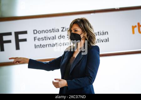 Gina Gershon assiste au photocall du 'Festival du Rifkin' pendant le Festival international du film de Saint-Sébastien 68th au Palais Kursaal sur 18 septembre 2020 à Saint-Sébastien, en Espagne. (Photo de Frank Lovicario/NurPhoto) Banque D'Images