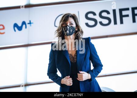 Gina Gershon assiste au photocall du 'Festival du Rifkin' pendant le Festival international du film de Saint-Sébastien 68th au Palais Kursaal sur 18 septembre 2020 à Saint-Sébastien, en Espagne. (Photo de Frank Lovicario/NurPhoto) Banque D'Images