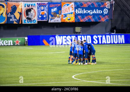 Les joueurs du FC Cincinnati se sont réunis avant le début du match de football MLS entre le FC Cincinnati et l'Union de Philadelphie qui s'est terminé par un tirage au sort de 0-0 au stade Nippert, mercredi, 23 septembre 2020, à Cincinnati, OH. (Photo de Jason Whitman/NurPhoto) Banque D'Images