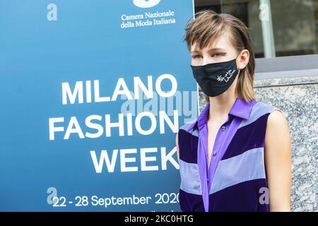 L'invité est vu au défilé de mode Francesca Liberatore lors de la semaine de la mode des femmes de Milan sur 25 septembre 2020 à Milan, Italie (photo de Mairo Cinquetti/NurPhoto) Banque D'Images