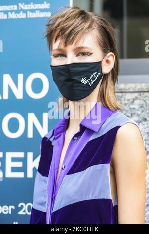 L'invité est vu au défilé de mode Francesca Liberatore lors de la semaine de la mode des femmes de Milan sur 25 septembre 2020 à Milan, Italie (photo de Mairo Cinquetti/NurPhoto) Banque D'Images