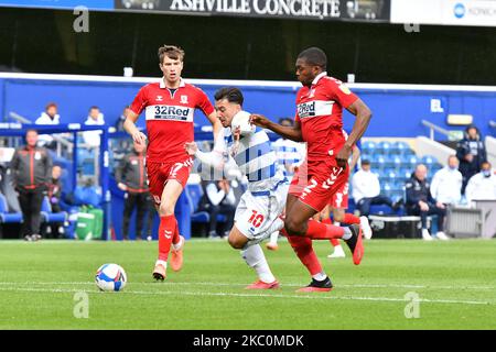 Ilias chair et Anfernee Dijksteel en action pendant le match du championnat Sky Bet entre Queens Park Rangers et Middlesbrough au stade Kiyan Prince Foundation sur 26 septembre 2020, à Londres, en Angleterre. (Photo par MI News/NurPhoto) Banque D'Images