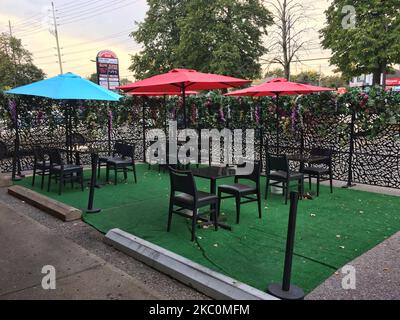 Terrasse de restaurant vide vue pendant la pandémie du nouveau coronavirus (COVID-19) à Toronto, Ontario, Canada on 24 septembre 2020. Les infections continuent d'augmenter à Toronto alors que la ville est récemment entrée dans sa deuxième vague d'infections à COVID-19, tout comme la saison de la grippe est prévue. (Photo de Creative Touch Imaging Ltd./NurPhoto) Banque D'Images