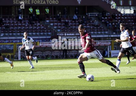 L'avant de Turin Andrea Belotti (9) marque son but du faire 1-0 pendant la série Un match de football n.2 TURIN - ATALANTA sur 26 septembre 2020 au Stadio Olimpico Grande Turin à Turin, Piémont, Italie. Résultat final: Torino-Atalanta 2-4. (Photo de Matteo Bottanelli/NurPhoto) Banque D'Images