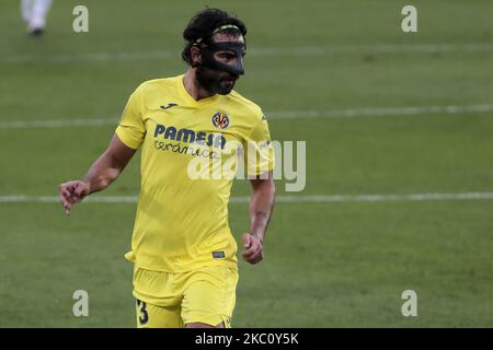 Raul Albiol de Villarreal pendant le match de la Liga entre Villarreal CF et Deportivo Alaves au stade de la Ceramica. Sur 30 septembre 2020 à Villareal, Espagne. (Photo de Jose Miguel Fernandez/NurPhoto) Banque D'Images