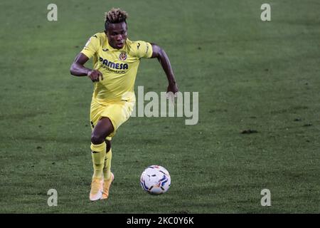 Samuel Chimerenka Chukwueze de Villarreal pendant le match de la Liga entre Villarreal CF et Deportivo Alaves au stade de la Ceramica. Sur 30 septembre 2020 à Villareal, Espagne. (Photo de Jose Miguel Fernandez/NurPhoto) Banque D'Images