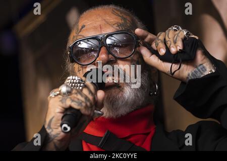 Photographe et soucoupe du Techno Club berlinois Berghain Sven Marqueardt est photographié lors de l'aperçu de presse de son exposition 'Stageless' au Palast de Friedrichstadt à Berlin, en Allemagne, sur 1 octobre 2020. (Photo par Emmanuele Contini/NurPhoto) Banque D'Images