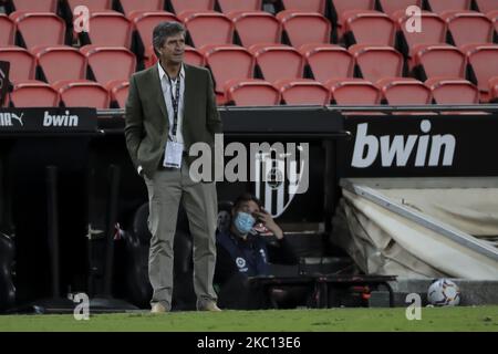 Directeur général de Real Betis Manuel Pellegrini pendant le match espagnol de la Liga entre Valentini CF et Real Betis Balompie au stade Mestalla sur 3 octobre 2020. (Photo de Jose Miguel Fernandez/NurPhoto) (photo de Jose Miguel Fernandez/NurPhoto) Banque D'Images