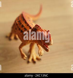 Marque allemande de Schleich Ceratosaurus jouet modèle dinosaure figurine à bouche ouverte. Dangereux prédateur préhistorique carnivore. Banque D'Images