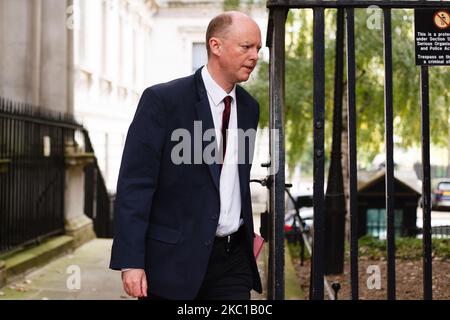 Chris Whitty, médecin hygiéniste en chef (CMO) pour l'Angleterre et conseiller scientifique en chef pour le ministère de la Santé et des soins sociaux, arrive sur Downing Street à Londres, en Angleterre, sur 7 octobre 2020. (Photo de David Cliff/NurPhoto) Banque D'Images