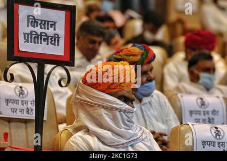 Un agriculteur lors de la Conférence des agriculteurs au niveau de l'État sur les projets de loi récents sur la réforme agricole, à l'Auditorium Birla de Jaipur, Rajasthan, Inde, sur 10 octobre 2020. (Photo de Vishal Bhatnagar/NurPhoto) Banque D'Images