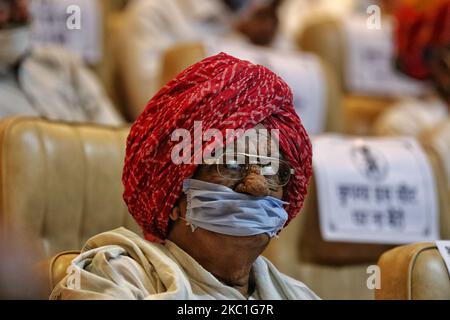 Un agriculteur lors de la Conférence des agriculteurs au niveau de l'État sur les projets de loi récents sur la réforme agricole, à l'Auditorium Birla de Jaipur, Rajasthan, Inde, sur 10 octobre 2020. (Photo de Vishal Bhatnagar/NurPhoto) Banque D'Images