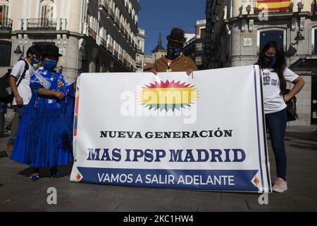 Les manifestants se réunissent à Madrid pour demander la démission du président brésilien Jair Bolsonaro pour sa mauvaise gestion contre Covid-19 au Brésil à Madrid, en Espagne, sur 11 octobre 2020. (Photo par Oscar Gonzalez/NurPhoto) Banque D'Images