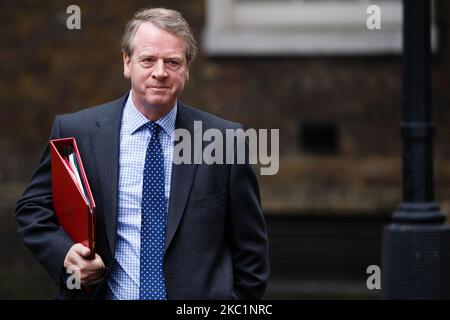 Le secrétaire d'État écossais Alister Jack, député conservateur écossais de Dumfries et Galloway, arrive sur Downing Street pour la réunion hebdomadaire du cabinet au Foreign, Commonwealth and Development Office (FCDO) à Londres, en Angleterre, sur 13 octobre 2020. (Photo de David Cliff/NurPhoto) Banque D'Images