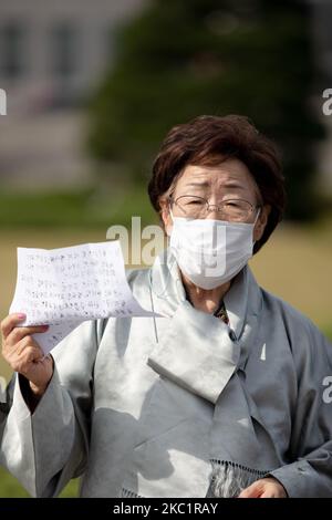 Lee Yong-soo, la victime japonaise du réconfort militaire, tient une conférence de presse à l'Assemblée nationale de Yeouido pour demander le retrait de l'ordre de démantèlement de la statue de la paix à Mitte, Berlin, Allemagne sur 14 octobre 2020 à Séoul, Corée du Sud. (Photo de Chris Jung/NurPhoto) Banque D'Images