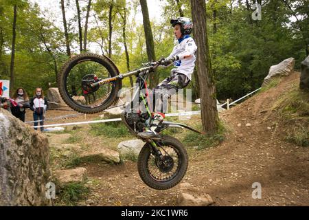 LAZZATE, ITALIE - 10 OCTOBRE 2020 : Hugo Dufrese, équipe Vertigo, en action lors des Championnats du monde FIM Trial2 2020 à Lazzate, Italie, on 11 octobre 2020. (Photo de Massimo Bertolini/NurPhoto) Banque D'Images