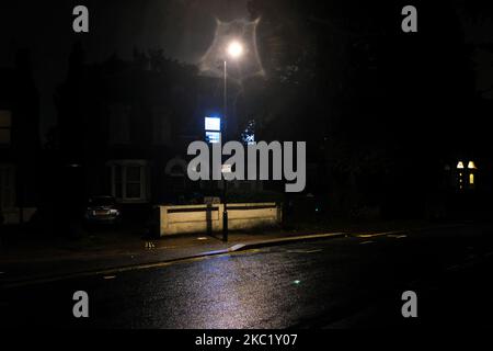 Vue générale de la zone résidentielle de Leytonstone, alors que Londres se prépare pour un confinement de niveau 2 en raison de l'épidémie de COVID-19, Londres on 12 octobre 2020. La capitale est sur le point de resserrer les restrictions concernant les coronavirus, à mesure que les cas continuent d’augmenter en Grande-Bretagne et dans ses fragments de réponse. (Photo par Alberto Pezzali/NurPhoto) Banque D'Images