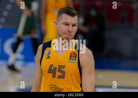 Dairi Bertans, #45 de Khimki Moscou en action pendant le match de l'Euroligue régulière de la saison J4 2020/2021 entre Baskonia Vitoria Gasteiz et Khimki Moscou à l'arène Fernando Buesa sur 16 octobre 2020 à Vitoria-Gasteiz, Espagne (photo de Frank Lovicario/NurPhoto) Banque D'Images