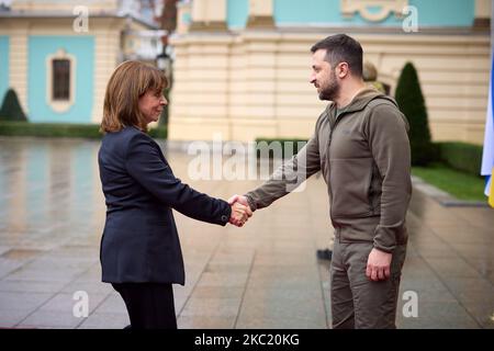 Kiev, Ukraine. 03rd novembre 2022. Volodymyr Zelenskyy, président de l'Ukraine, et Katerina Sakellaropoulou, présidente de la Grèce, sont photographiés jeudi lors d'une réunion conjointe avec la presse, Kiev, capitale de l'Ukraine, sur 3 novembre 2022.photo du Bureau du président ukrainien Services de presse/ crédit: UPI/Alamony Live News Banque D'Images