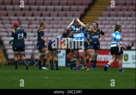 Les joueurs au dernier coup de sifflet lors du match FÉMININ ALLIANZ PREMIER 15S entre Darlington Mowden Park Sharks et Worcester Warriors à la Northern Echo Arena, Darlington, le samedi 17th octobre 2020. (Photo de Chris Booth/MI News/NurPhoto) Banque D'Images