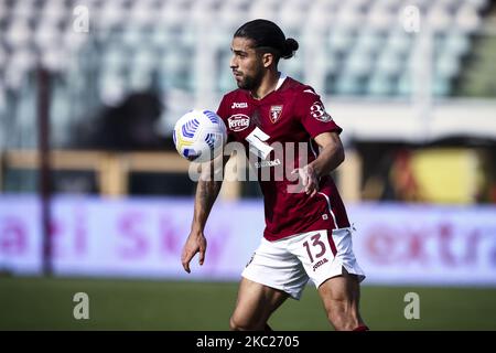 Le défenseur de Turin Ricardo Rodriguez (13) en action pendant la série Un match de football n.4 TORINO - CAGLIARI sur 18 octobre 2020 au Stadio Olimpico Grande Torino à Turin, Piémont, Italie. Résultat final: Torino-Cagliari 2-3. (Photo de Matteo Bottanelli/NurPhoto) Banque D'Images