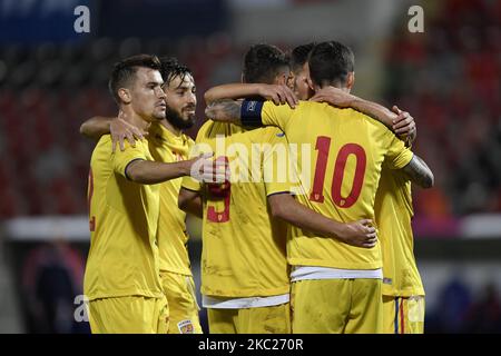 Darius OLAR, Andrei Ciobanu, George Ganea, Dennis Man et Alexandru Matan de Roumanie U21 célèbrent lors du match de football entre la Roumanie U21 et Malte U21 du cycle de qualification pour le Championnat européen des moins de 21 ans 2021, à Giurgiu, Roumanie, le 13 octobre 2020. (Photo par Alex Nicodim/NurPhoto) Banque D'Images