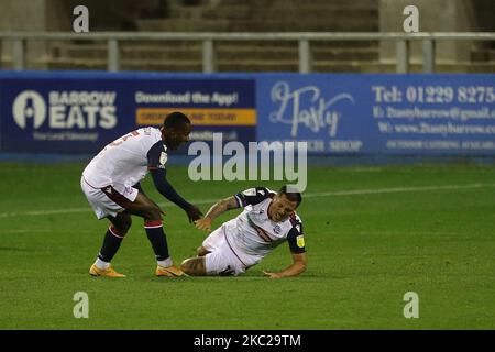 Antoni Sarcevic, de Bolton Wanderers, célèbre son troisième but dans les secondes à mourir pour égaler les scores lors du match Sky Bet League 2 entre Barrow et Bolton Wanderers à Holker Street, Barrow-in-Furness, le mardi 20th octobre 2020. (Photo de Mark Fletcher/MI News/NurPhoto) Banque D'Images