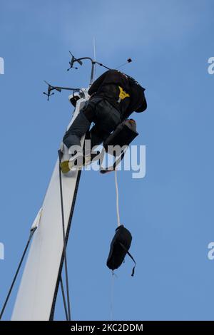 Le samedi 17th octobre 2020, le village Vendee Globe 2020 a ouvert ses portes au public aux Sables d'Olonne, malgré le contexte de la crise sanitaire. Les 33 skippers engagés débuteront le 8 novembre 2020 dans cette édition 9th de la course de voile du monde entier d'une seule main et sans escale. Photo prise le 23 octobre 2020. (Photo par Estelle Ruiz/NurPhoto) Banque D'Images