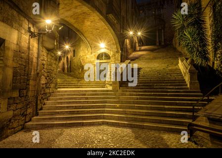 Rue Pujada de Sant Domènec, dans le vieux quartier de Gérone. Cette rue a été la scène de quelques films (Gérone, Catalogne, Espagne) Banque D'Images