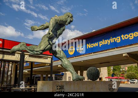 Sculpture de Kubala László devant le stade Spotify Camp Nou (Barcelone, Catalogne, Espagne) ESP: Escultura de Ladislao Kubala, Camp Nou, España Banque D'Images