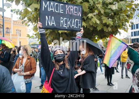 Des femmes de Wroclaw, en Pologne, ont manifesté en 23 octobre 2020 contre la loi anti-avortement introduite par le gouvernement polonais. (Photo de Krzysztof Zatycki/NurPhoto) Banque D'Images