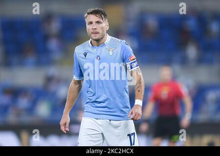 Ciro Immobile de SS Lazio regarde pendant la série Un match entre SS Lazio et le FC de Bologne au Stadio Olimpico, Rome, Italie, le 24 octobre 2020. (Photo de Giuseppe Maffia/NurPhoto) Banque D'Images